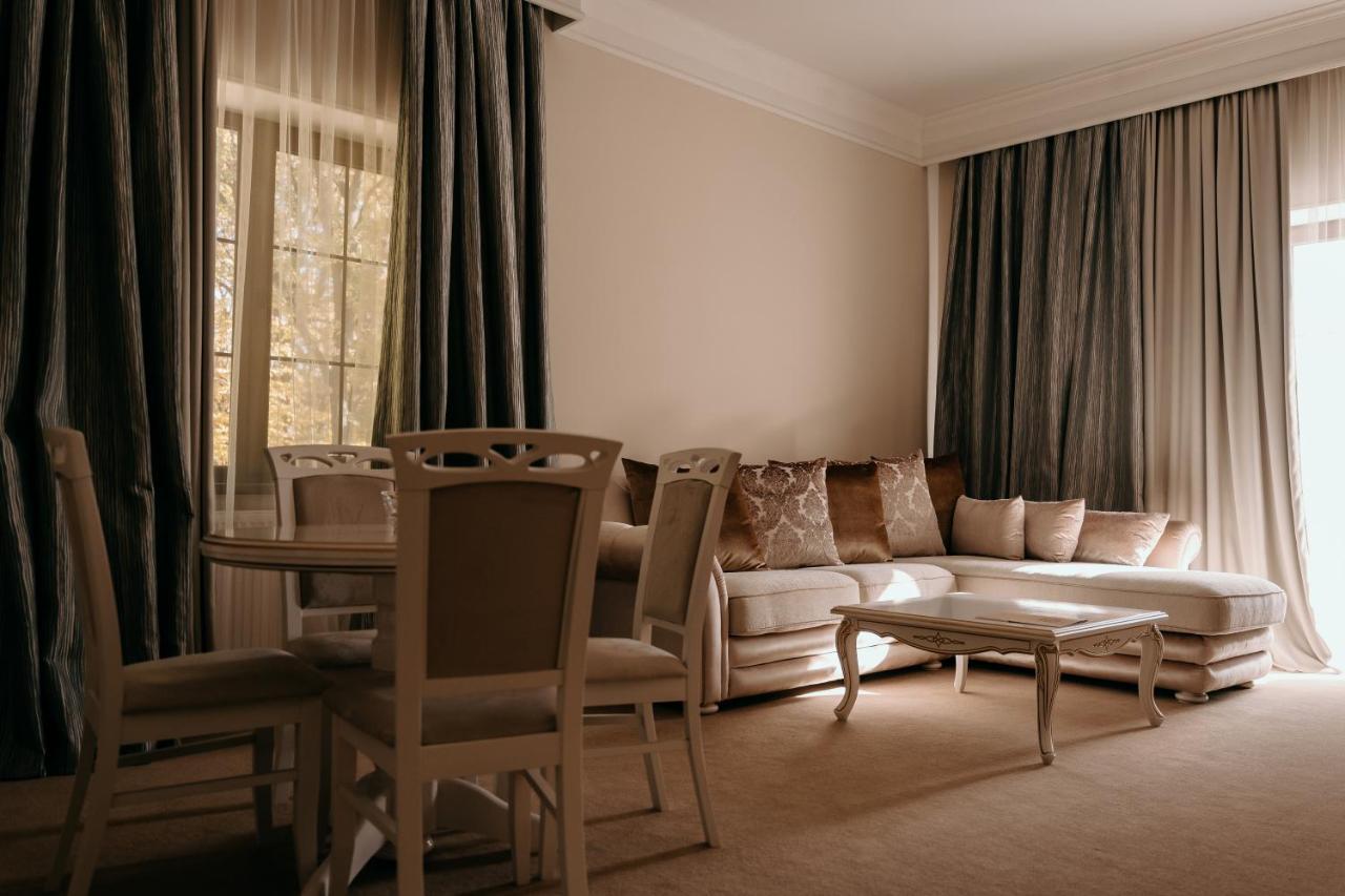 Zastava Uman Hotel Dmytrushky Exterior foto